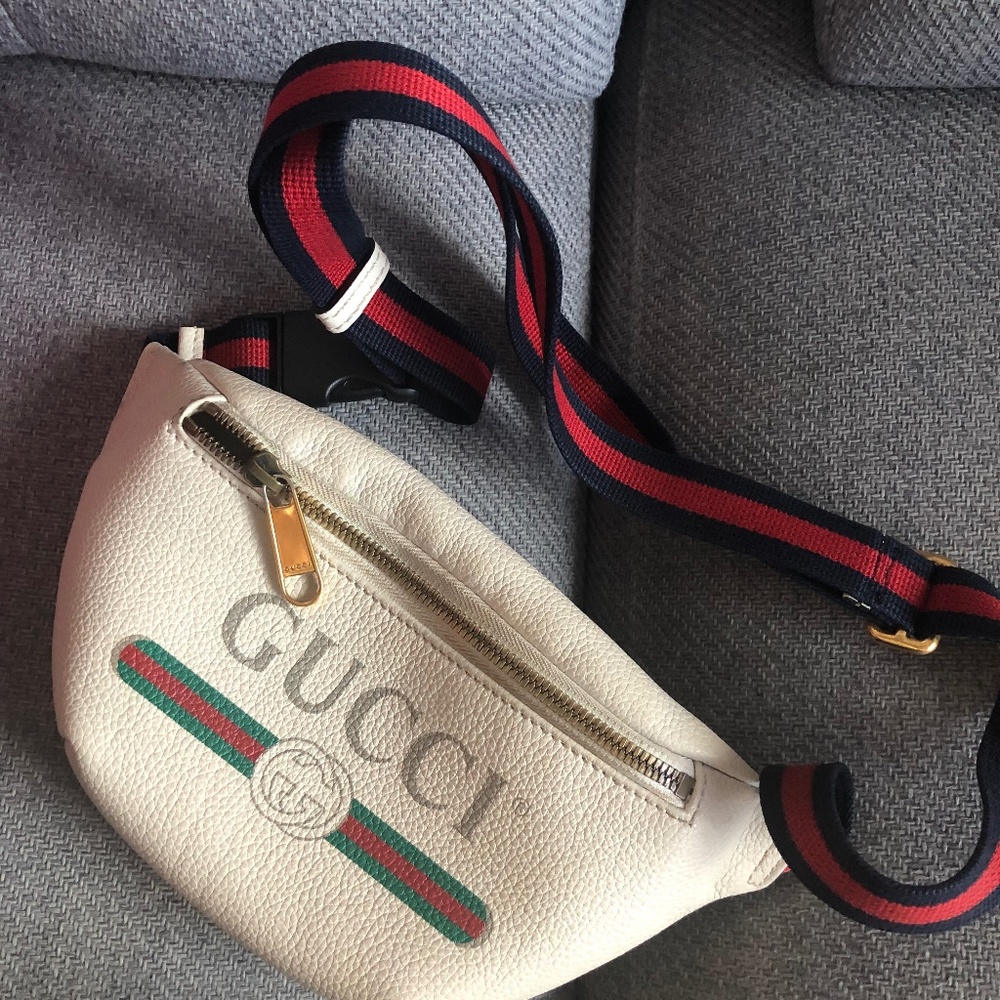 Small Gucci belt bag with box